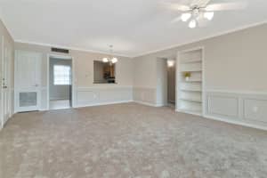 10330 CARROLLWOOD LANE, TAMPA, FL 33618 - MLS#MFRTB8396609