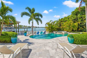 511 WINDWARD PASSAGE, CLEARWATER BEACH, FL 33767 - MLS#MFRTB8396612