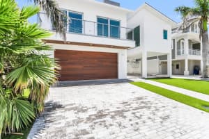 905 BAY POINT DRIVE, MADEIRA BEACH, FL 33708 - MLS#MFRTB8396644