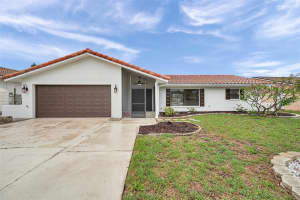 734 Flamingo Dr, APOLLO BEACH