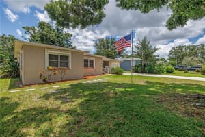 2415 YORK STREET, ST PETERSBURG, FL 33710 - MLS#MFRTB8396772