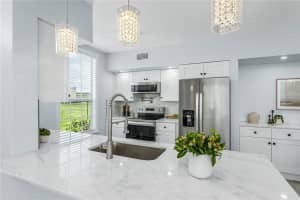 10520 WHITE LAKE COURT, TAMPA, FL 33626 - MLS#MFRTB8397049