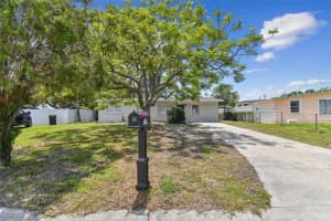 7704 TANGLEWOOD LANE, TAMPA, FL 33615 - MLS#MFRTB8397063