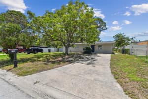 7704 TANGLEWOOD LANE, TAMPA, FL 33615 - MLS#MFRTB8397063