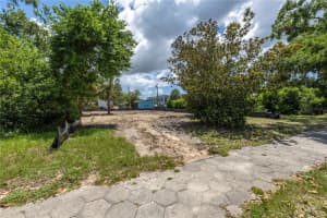 300 25TH AVENUE, ST PETERSBURG, FL 33704 Sold 08/20/25