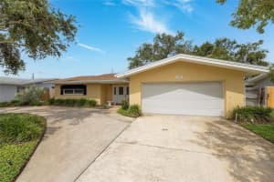 1370 Hill Dr, LARGO