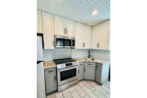 5130 PINE GROVE TERRACE, GULFPORT, FL 33707 Sold 08/05/25