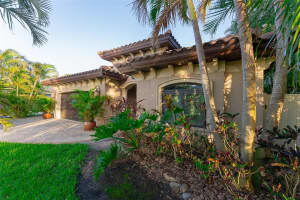 487 HARBOR DRIVE, INDIAN ROCKS BEACH, FL 33785 Sold 10/23/25