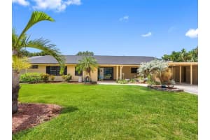 3944 49th Ave S, ST PETERSBURG