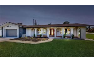 140 88th Ave Ne, ST PETERSBURG