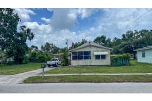 2050-2026 10TH, SARASOTA, FL 34237 - MLS#MFRTB8397724