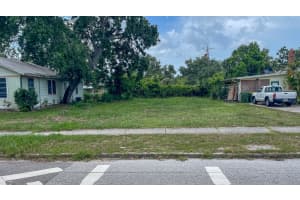 2050-2026 10TH, SARASOTA, FL 34237 - MLS#MFRTB8397724