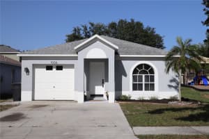 1006 Harvest Moon Dr, SEFFNER