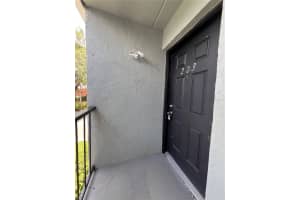 2850 SOMERSET PARK DRIVE, TAMPA, FL 33613 - MLS#MFRTB8397912