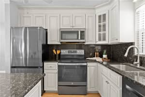 529 59TH WAY, ST PETERSBURG, FL 33707 Sold 07/25/25
