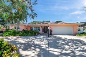 3898 49th Ave S, ST PETERSBURG