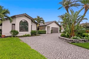 2002 Carolina Cir Ne, ST PETERSBURG