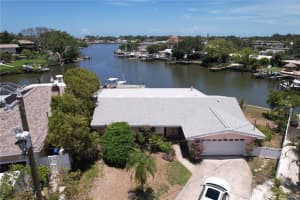 3995 South Cir, LARGO