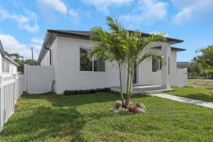 711 42ND AVENUE, ST PETERSBURG, FL 33705 - MLS#MFRTB8398685
