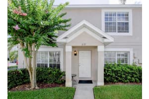 637 Kensington Lake Cir, BRANDON