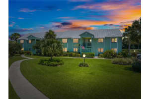5725 Pelican Pointe Dr #1, SEBASTIAN