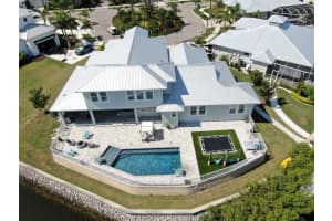 718 PINCKNEY DRIVE, APOLLO BEACH, FL 33572 Sold 10/10/25