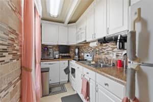 4711 CLUB CIRCLE, LAKESHORE, FL 33854 Sold 12/12/25