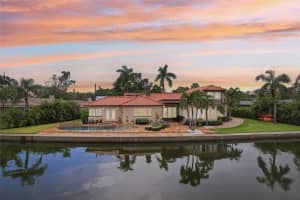 4830 Paradise Way S, ST PETERSBURG