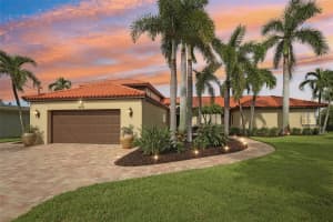 4830 PARADISE WAY, ST PETERSBURG, FL 33705 - MLS#MFRTB8399110