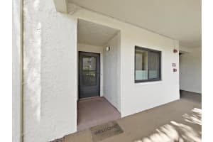 700 STARKEY ROAD, LARGO, FL 33771 - MLS#MFRTB8399159
