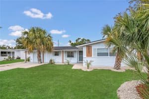 2837 Woodcrest Dr, SARASOTA