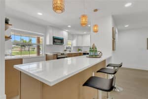 2837 WOODCREST DRIVE, SARASOTA, FL 34239 - MLS#MFRTB8399198