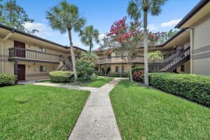 2681 Sabal Springs Cir #204, CLEARWATER
