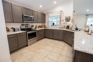 10274 JULIA ISLES AVENUE, OXFORD, FL 34484 - MLS#MFRTB8399387