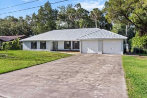 18 Palm Circle Dr, INGLIS