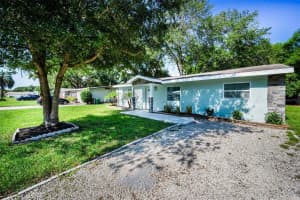 2121 DODGE STREET, CLEARWATER, FL 33760 Sold 10/06/25
