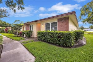 900 Maclaren Dr N #d, PALM HARBOR