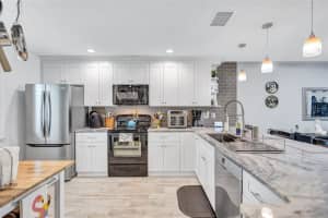 900 MACLAREN DRIVE, PALM HARBOR, FL 34684 Sold 09/30/25