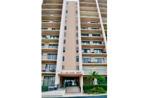 51 Island Way #101, CLEARWATER