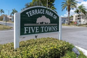 8198 Terrace Garden Dr #511, ST PETERSBURG