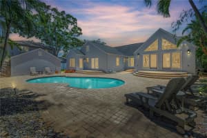 555 21ST AVENUE, ST PETERSBURG, FL 33704 - MLS#MFRTB8400034