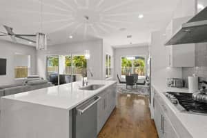6717 DAUPHIN AVENUE, TAMPA, FL 33611 - MLS#MFRTB8400159