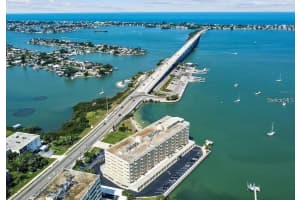100 BLUFF VIEW DRIVE, BELLEAIR BLUFFS, FL 33770 - MLS#MFRTB8400196