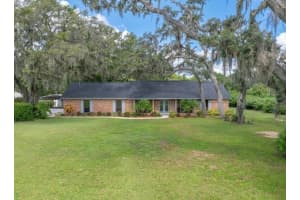 302 Old Mulrennan Rd, VALRICO
