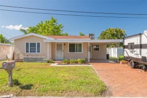 6730 10TH AVENUE TERRACE, ST PETERSBURG, FL 33707 Sold 08/19/25
