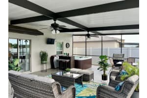 14621 DUNROBIN DR, WIMAUMA, FL 33598 - MLS#MFRTB8400505