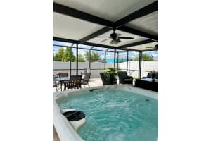 14621 DUNROBIN DR, WIMAUMA, FL 33598 - MLS#MFRTB8400505