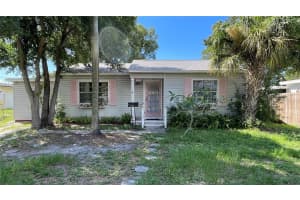 8211 Diagonal Rd N, ST PETERSBURG