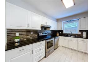 8848 56TH WAY, PINELLAS PARK, FL 33782 - MLS#MFRTB8400552
