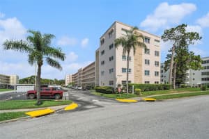 5623 80th St N #415, ST PETERSBURG